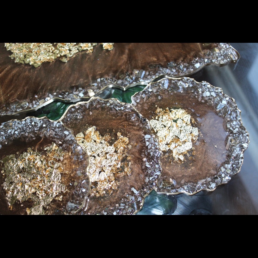 Handmade Brown Resin Tray With Handles And Coasters - Picture 9 of 13